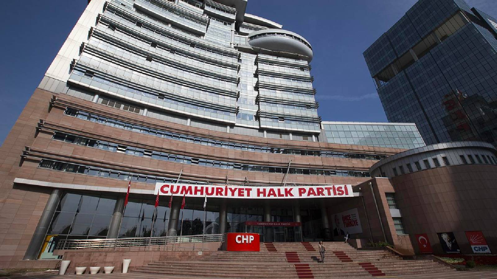 CHP’den “merkez siyaset” iddiası: Oylarının büyük çoğunluğunu almaya devam edeceğiz