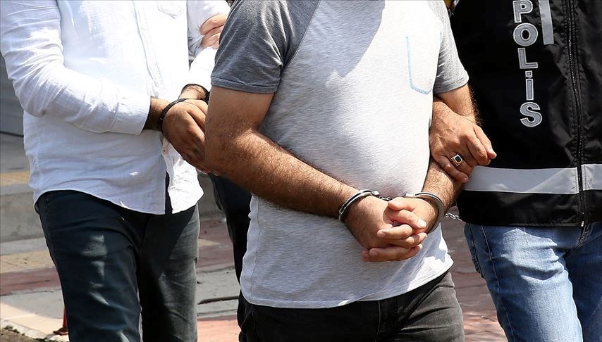 İzmir’de FETÖ operasyonu: 10 gözaltı
