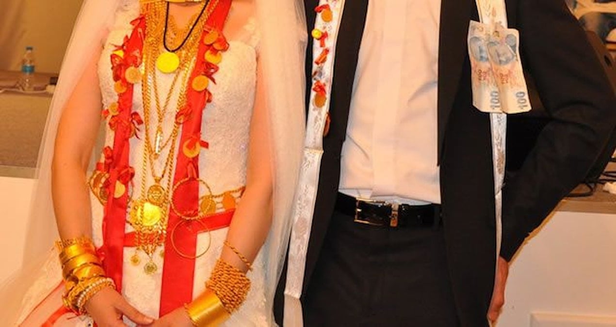 Kriz gelenekleri değiştiriyor: Düğünlerde geline altının yerine takılıyor
