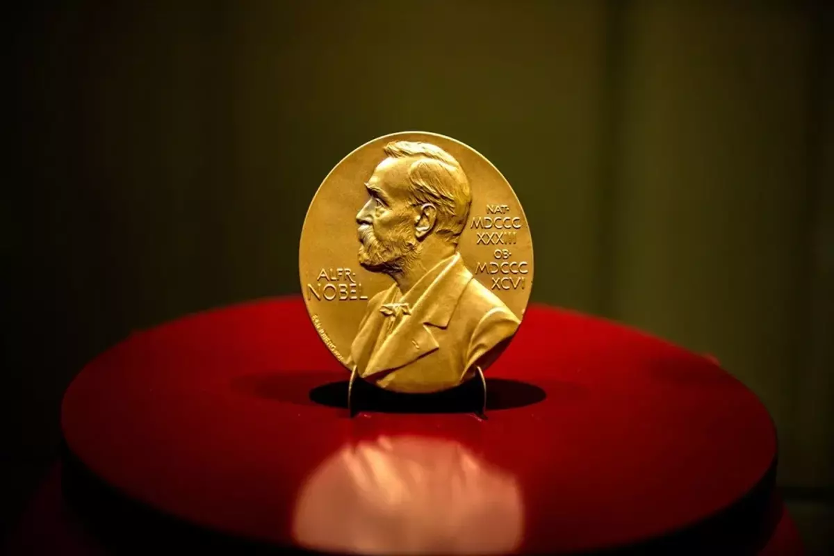 2025 Nobel Ekonomi Ödülü sahiplerini buldu 2025 nobel ekonomi odulu sahiplerini buldu ncsWESym.jpg