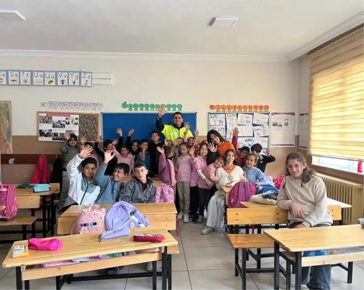 Bozüyük’te Öğrencilere Trafik Güvenliği Semineri Düzenlendi bozuyukte ogrencilere trafik guvenligi semineri duzenlendi qY7glAtu.jpg