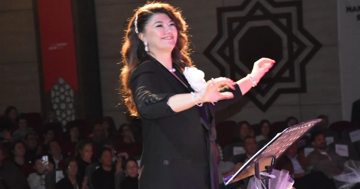 manisa yunusemre hemden sari zeybek konseri ArJOGr8q.webp