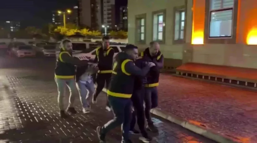 Adana’da Bıçaklı Trafik İhtilafı: Baba ve Oğula Ağır Yaptırımlar