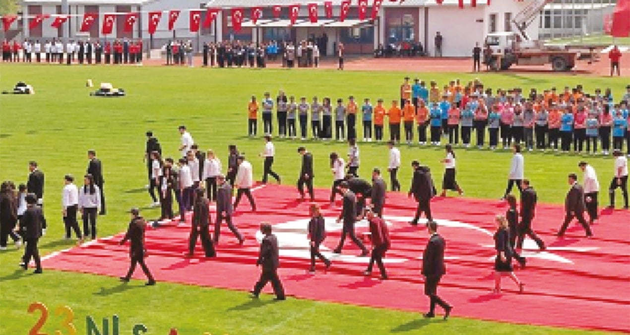 Türk Bayrağına Saygı İhlalleri: Hesap Sorulmalı