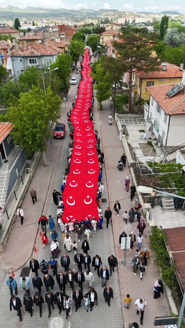 Özge Özacar’dan Yeni Film ve Müzik Listesi Hakkında Açıklamalar