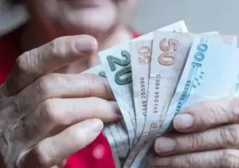 Emeklilere Bayram İkramiyeleri Zamanında Ödeniyor