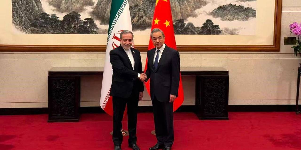 Pekin’de Hürmüz Zirvesi: İran Dışişleri Bakanı Arakçi ve Wang Yi Kritik Görüşmelerde Bulundu